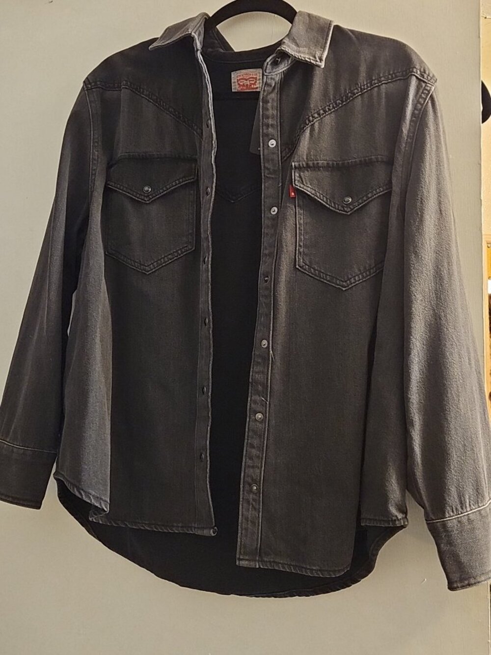 NEW NWT Levi Strauss Charcoal Denim Snap Closure Top